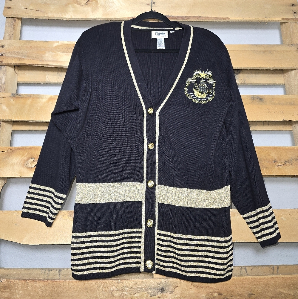 Vintage Black and Gold Pirate Ship Women's Sweater Size:M
